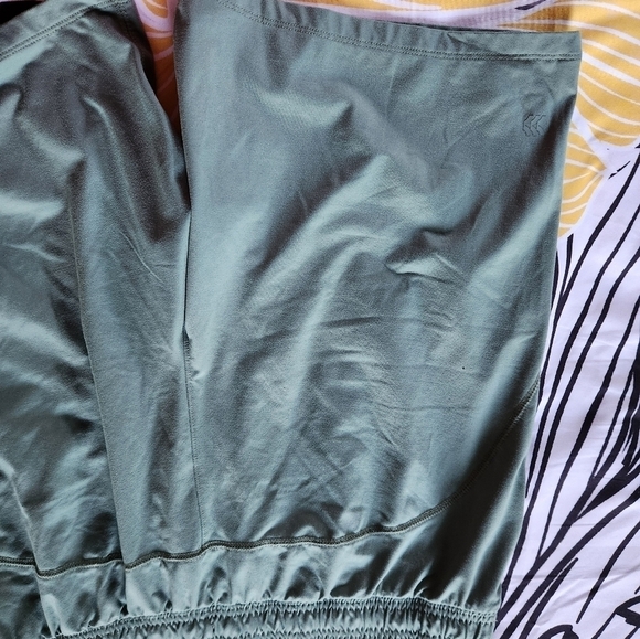 Nwot Mens shorts - Picture 5 of 6